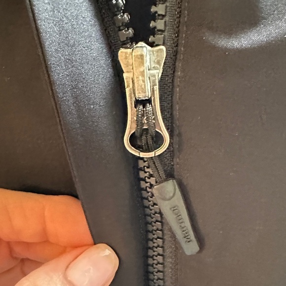 Marmot Gore Tex Women's Black Hooded Rain Jacket, Size Small, Like New - Picture 10 of 13